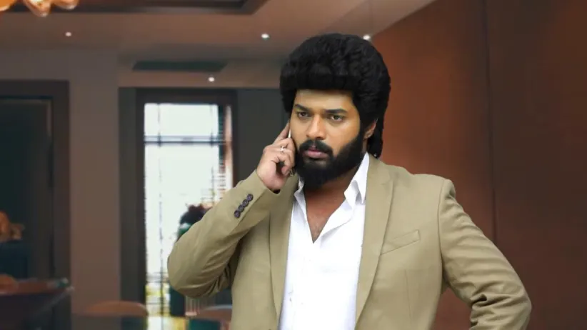 The employees go on a strike - Sembaruthi