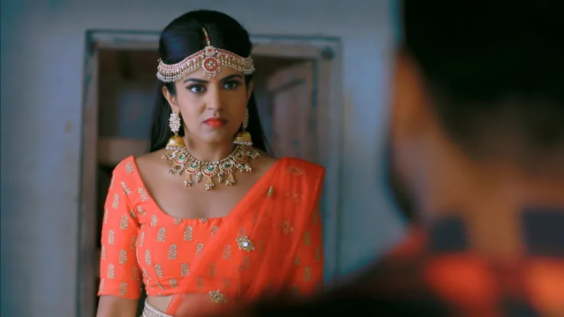 Shivani is devastated by Neeli's death - Naagini 2