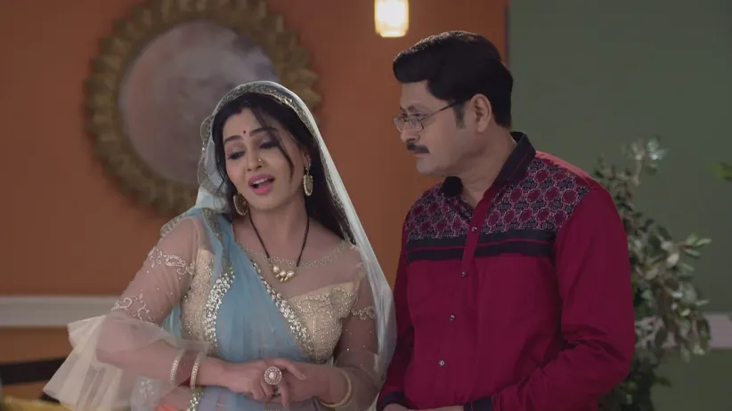 Tiwari's uncle lands him in trouble - Bhabi Ji Ghar Par Hai