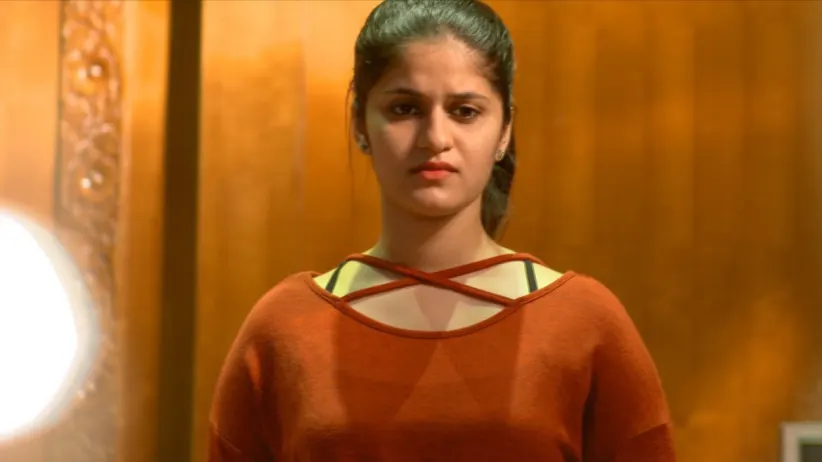 Sarojam curses Padmini - Neeyum Njanum