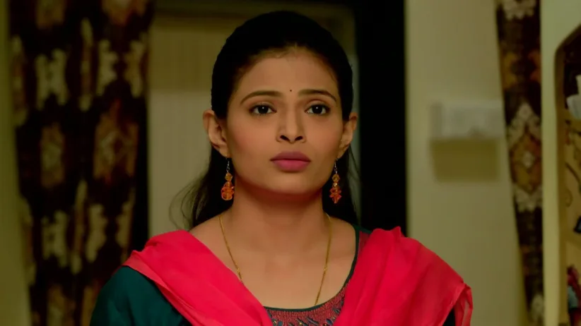 Mrs. Pendse questions Mr. Desai - Pahile Na Me Tula