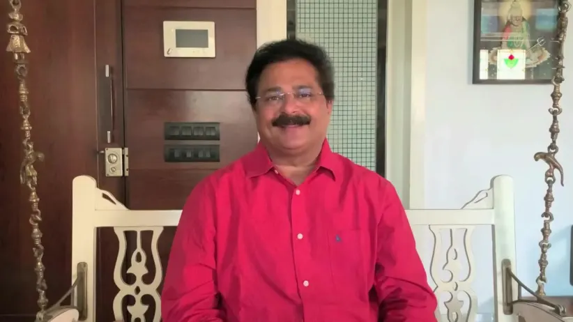 Aadesh converses with the Shelke family - Home Minister Gharchya Ghari