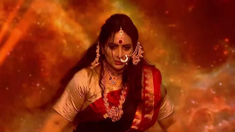 A man gets possessed during the event - Dussehra Prathiroju Panduge