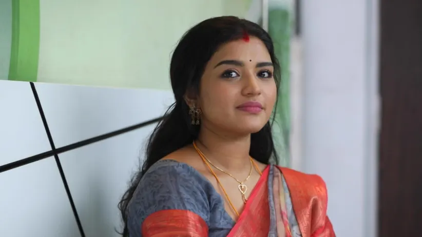 Parvathy cooks for Adithya - Sembaruthi