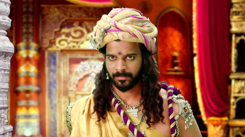 Indumati asks sage Vasishtha for a solution - Ghetla Vasa Taku Nako