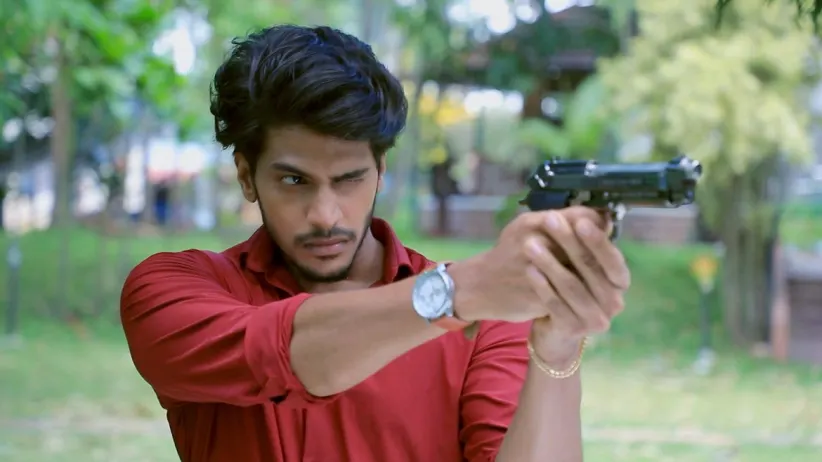 Shivani's latest discovery leaves her confused - Naagini 2