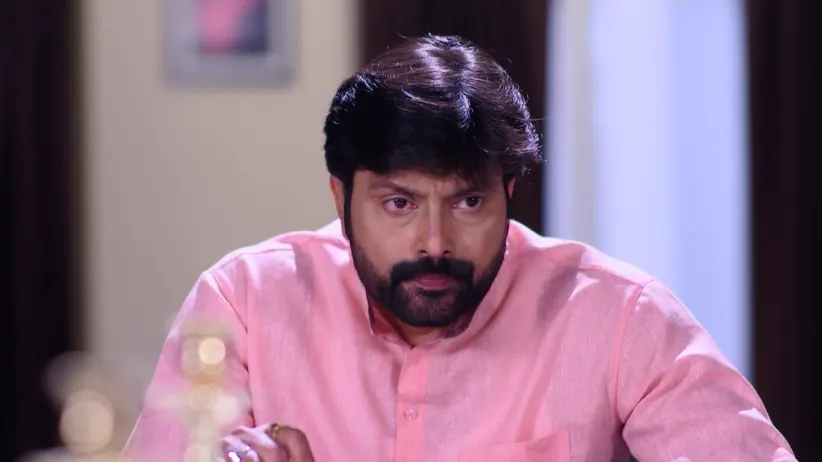 Shivani tries to pacify Rudra - To Pain Mu
