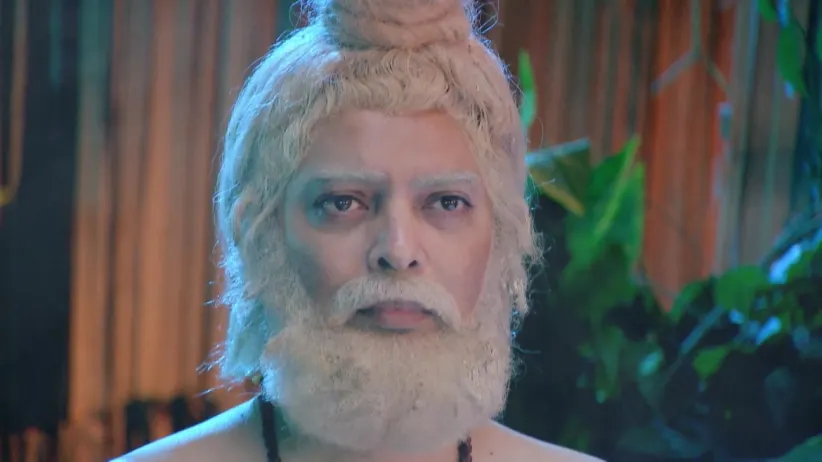 Lokenath is stopped by Basanti - Joy Baba Lokenath