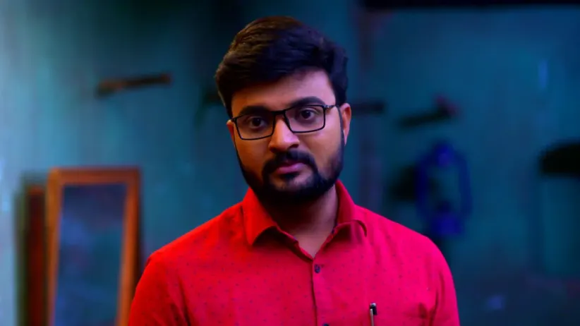 Manjula seeks Ajit Kumar's help - Devmanus