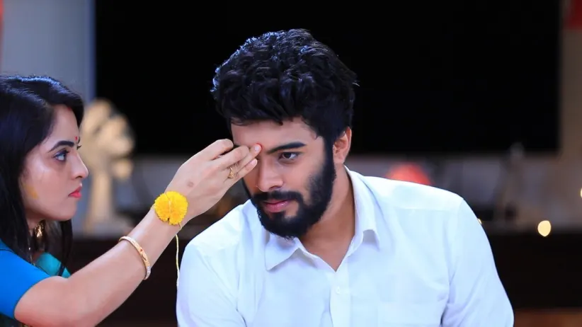 Vedanth questions Sahitya about her actions - Gattimela