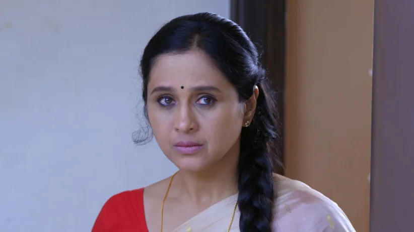 Pratibha Tries to Change Pavithra's Mind