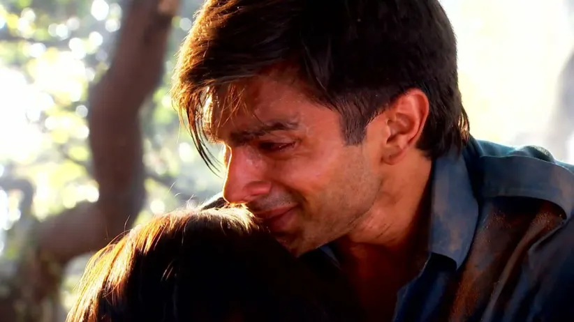 Asad feels restless without Zoya - Qubool Hai