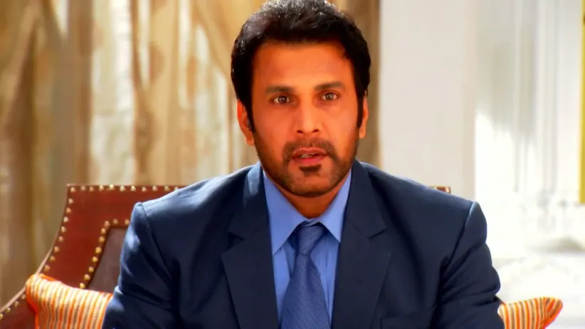 Haseena sees Ayaan with Asad - Qubool Hai