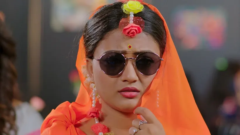 Daksha makes Bhanu meet AJ - Hitler Gari Pellam