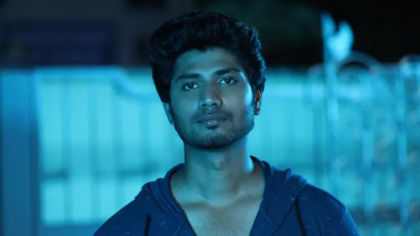 Abhirami challenges Anuradha - Rettai Roja