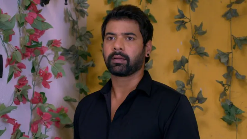 Abhi arrives to meet Prachi’s mother - Kumkum Bhagya