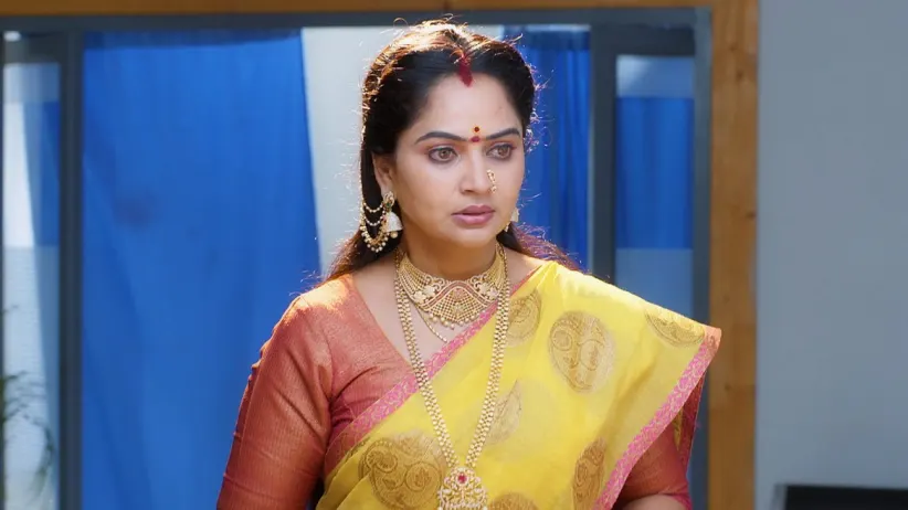 Gayatri’s spirit asks Nayani to forget Vishal - Trinayani