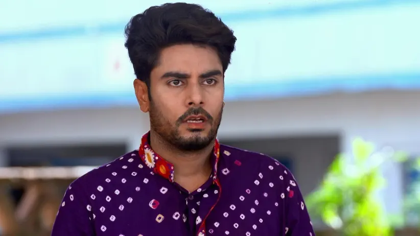 Balwant’s father questions Jackson - Vilayti Bhabhi