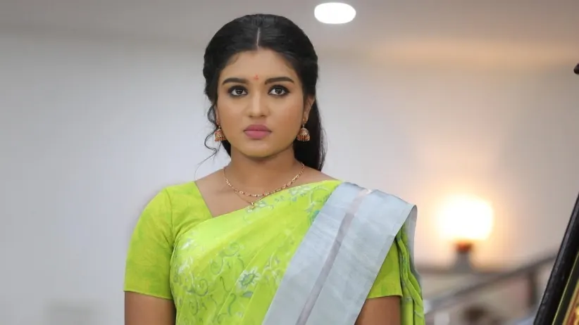 Mithra and Parvathy to light a lamp - Sembaruthi