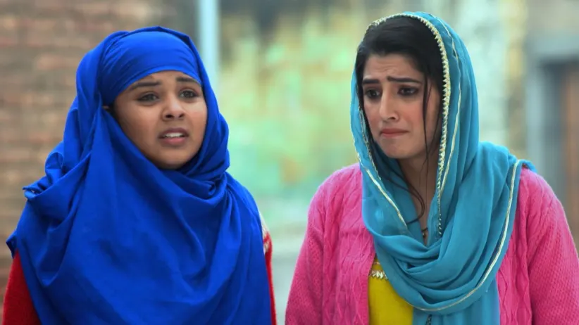 Zarina is unable to interpret the letter - Tu Patang Main Dor