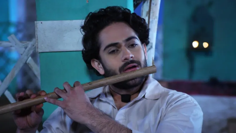Dheedo and Heer take refuge at the dargah - Heer Ranjha