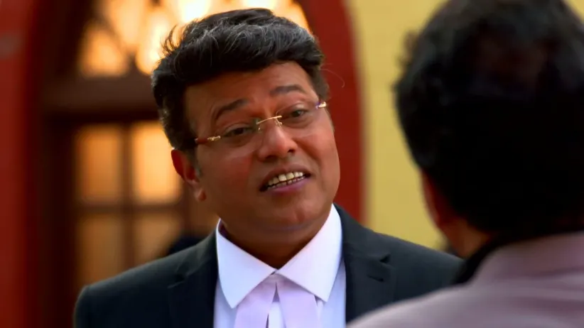 Revati arrests Rajan - Kaay Ghadla Tya Ratri?