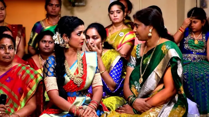 Sushma spends time with Radhika's family - Mane Mane Mahalakshmi
