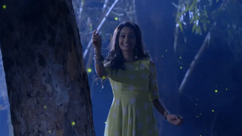 Pragya Thrashes Abhi - Iniya Iru Malargal