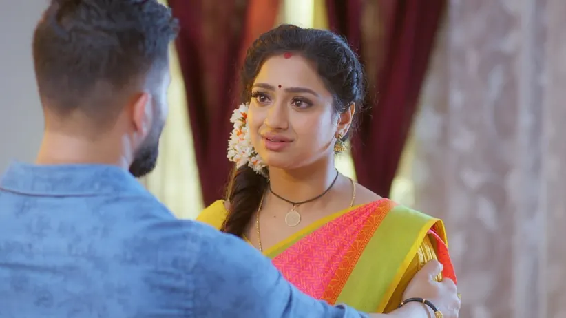 Vishal asks Nayani if she loves him - Trinayani