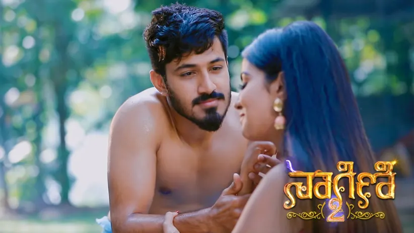 Shivani gives an oil bath to Trishul - Naagini 2