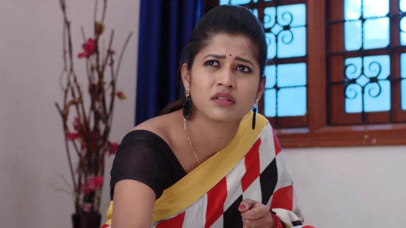 Priya refuses to lend money to Bhaskar - Gundamma Katha