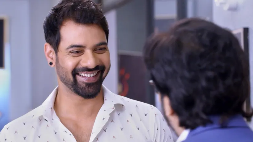Rhea Disagrees with Priyanka - Iniya Iru Malargal