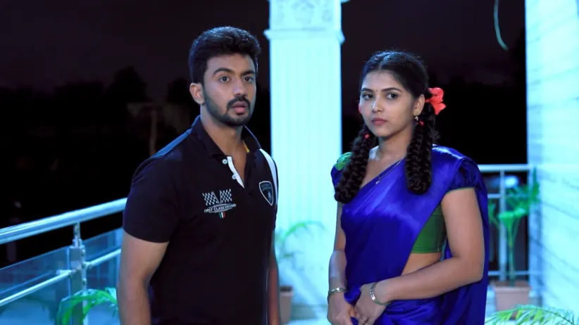 The anklets' sound startles Kamali and Rishi
