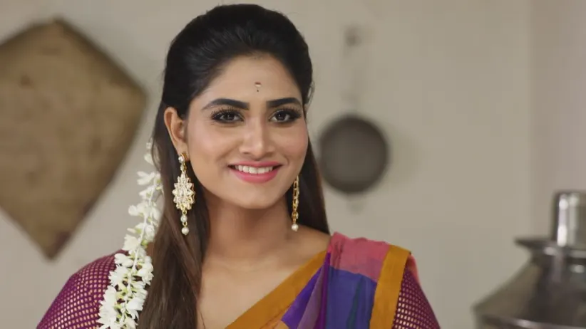 Anuradha’s conspiracy - Rettai Roja