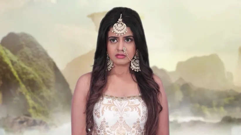 Neeli kidnaps Madhumati - Naagini 2