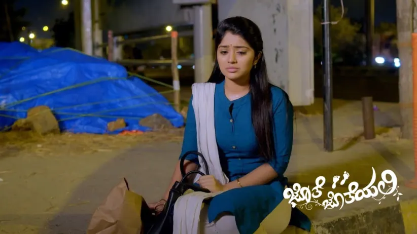 Neil pretends to help Anu - Jothe Jotheyali