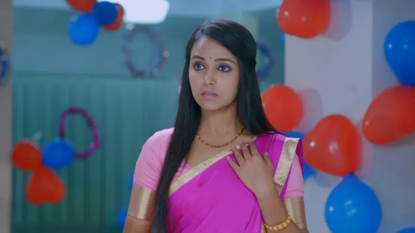 Amulya distressed about Vedanth's business trip - Gattimela