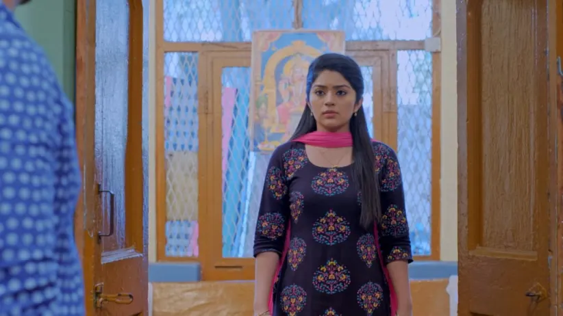 Aryavardhan goes to meet Anu - Jothe Jotheyali