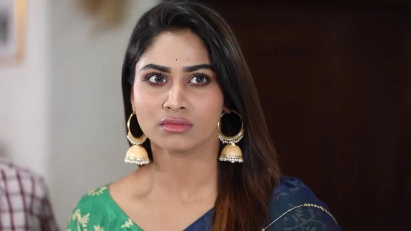 Sanjeev saves Abhirami - Rettai Roja