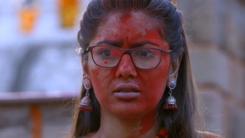 Pragya Prays for Abhi - Iniya Iru Malargal