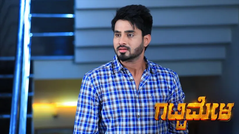 Parmananda attacks Amulya - Gattimela