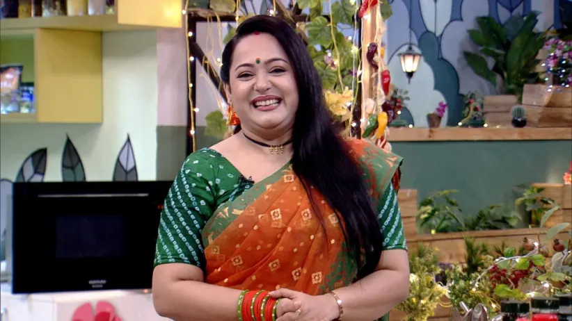 Aparajita's 'Rong Beronger Ranna' segment