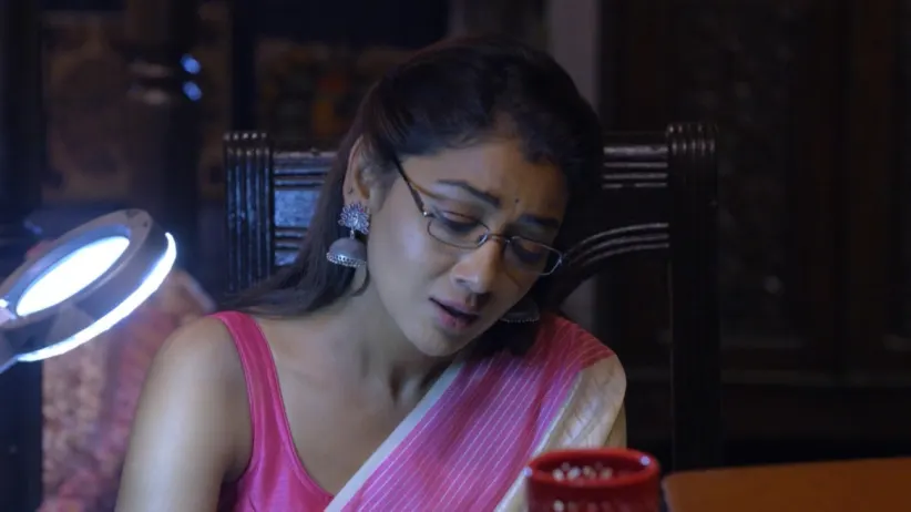 Rhea Argues with Prachi - Iniya Iru Malargal