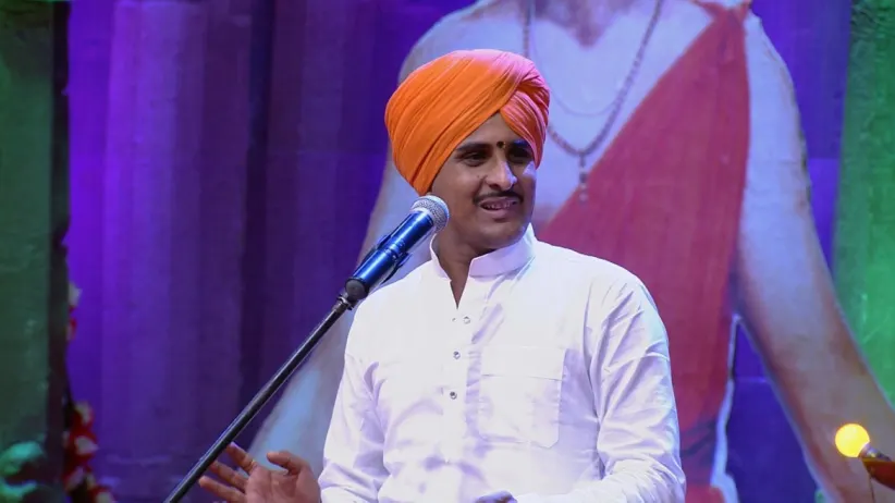 Devotees lose themselves in Sathe Maharaj's kirtan - Man Mandira