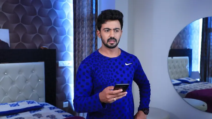 Chandru tries to reason with Anika