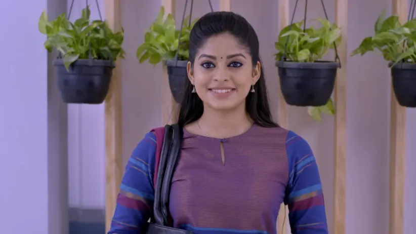 Anu joins Surya Prakash's office - Neethane Enthan Ponvasantham