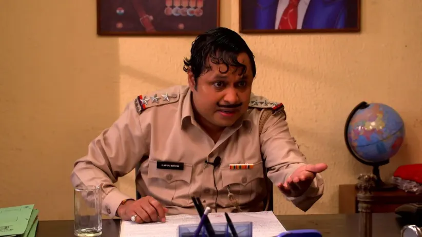 Chamchi becomes the head of the household - Happu Ki Ultan Paltan