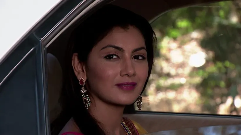 Pranav informs Priya about Sarala's condition - Sindhooram