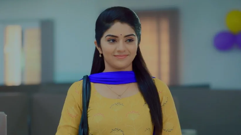 Meera professes her love to Aryavardhan - Jothe Jotheyali