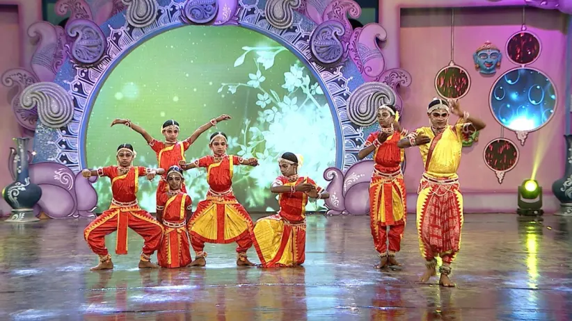 Bichitra Barnali Natya Sansad's entertaining act - Sabash Odisha